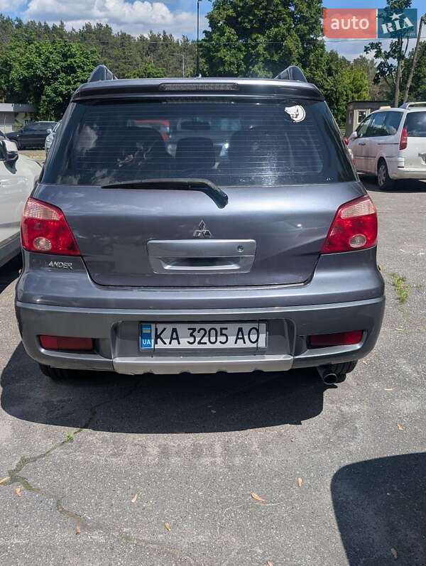 Позашляховик / Кросовер Mitsubishi Outlander 2009 в Києві