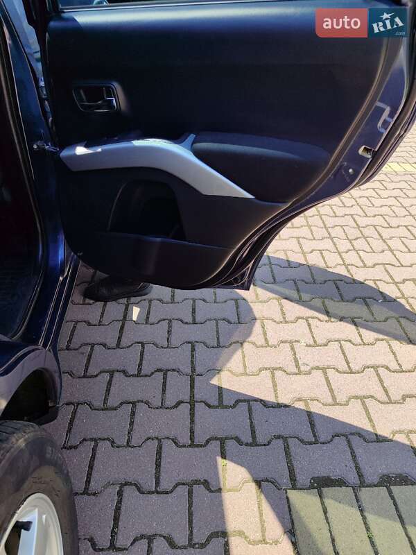 Позашляховик / Кросовер Mitsubishi Outlander 2007 в Миргороді