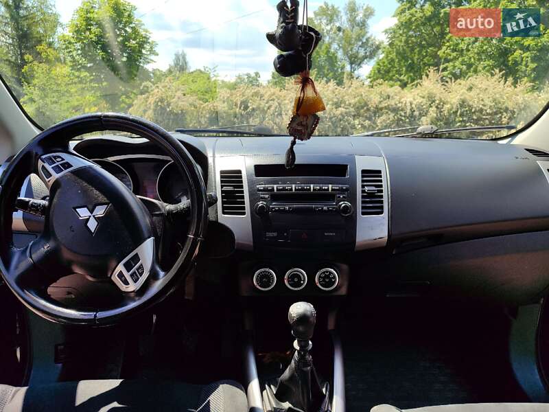 Позашляховик / Кросовер Mitsubishi Outlander 2007 в Миргороді
