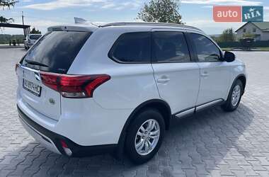 Внедорожник / Кроссовер Mitsubishi Outlander 2021 в 