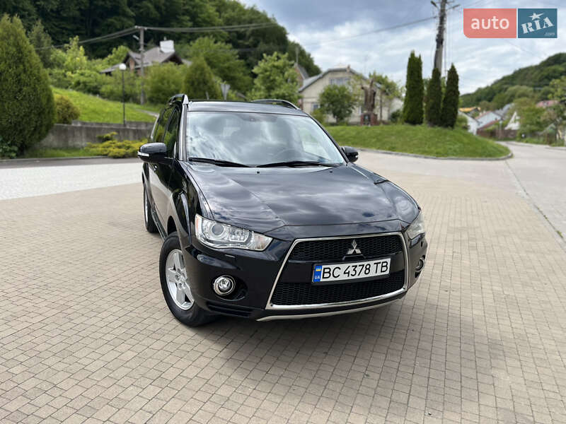 Позашляховик / Кросовер Mitsubishi Outlander 2011 в Львові