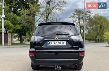 Внедорожник / Кроссовер Mitsubishi Outlander 2011 в 