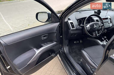 Внедорожник / Кроссовер Mitsubishi Outlander 2011 в 
