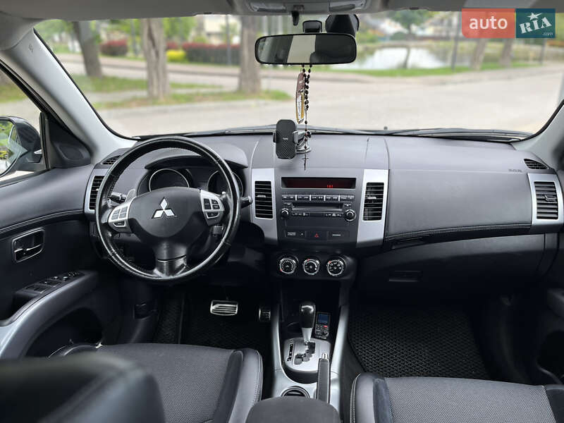 Позашляховик / Кросовер Mitsubishi Outlander 2011 в Львові