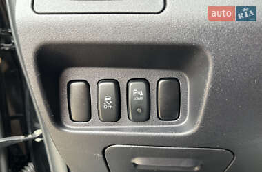 Внедорожник / Кроссовер Mitsubishi Outlander 2011 в 