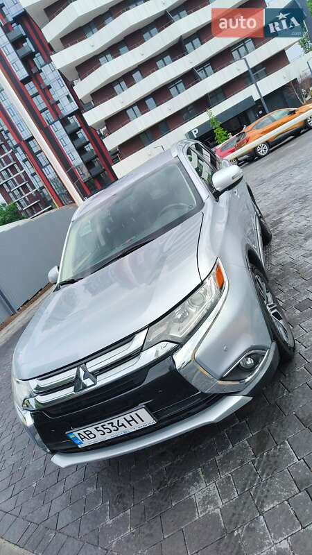 Внедорожник / Кроссовер Mitsubishi Outlander 2017 в Виннице