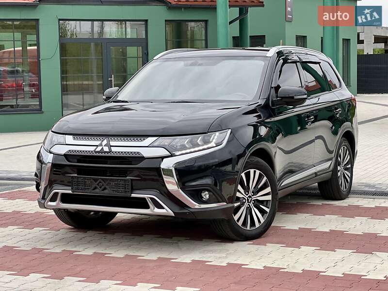 Внедорожник / Кроссовер Mitsubishi Outlander 2021 в 