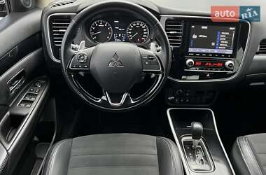 Внедорожник / Кроссовер Mitsubishi Outlander 2021 в 
