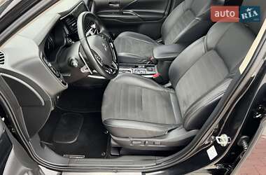 Внедорожник / Кроссовер Mitsubishi Outlander 2021 в 