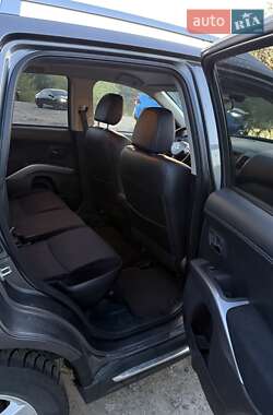 Внедорожник / Кроссовер Mitsubishi Outlander 2010 в 
