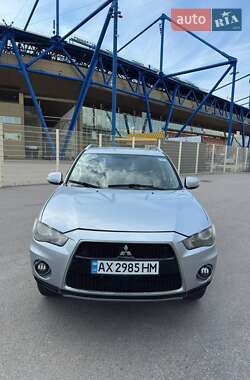 Внедорожник / Кроссовер Mitsubishi Outlander 2010 в 