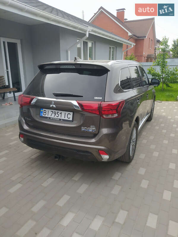 Внедорожник / Кроссовер Mitsubishi Outlander 2019 в Полтаве