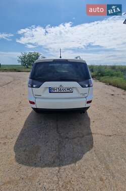 Внедорожник / Кроссовер Mitsubishi Outlander 2008 в 