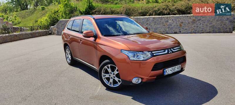 Позашляховик / Кросовер Mitsubishi Outlander 2013 в Погребище