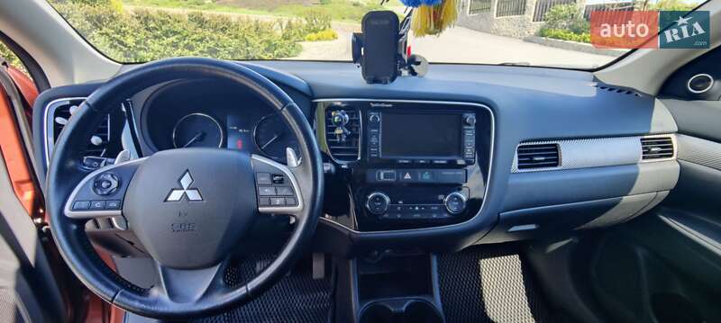 Позашляховик / Кросовер Mitsubishi Outlander 2013 в Погребище