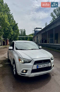 Позашляховик / Кросовер Mitsubishi Outlander 2011 в Києві