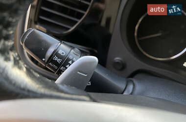 Позашляховик / Кросовер Mitsubishi Outlander 2013 в 