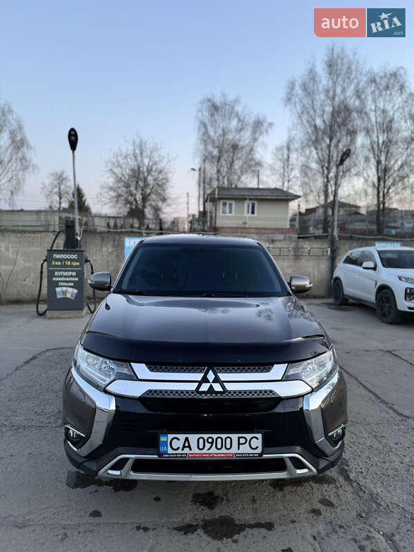 Внедорожник / Кроссовер Mitsubishi Outlander 2019 в Монастырище