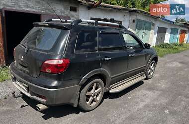 Позашляховик / Кросовер Mitsubishi Outlander 2005 в 