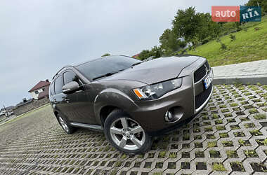 Позашляховик / Кросовер Mitsubishi Outlander 2010 в 
