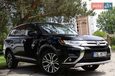 Внедорожник / Кроссовер Mitsubishi Outlander 2019 в 