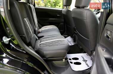 Внедорожник / Кроссовер Mitsubishi Outlander 2019 в 