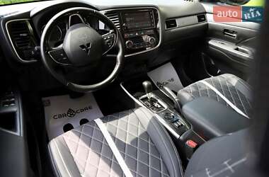 Внедорожник / Кроссовер Mitsubishi Outlander 2019 в 