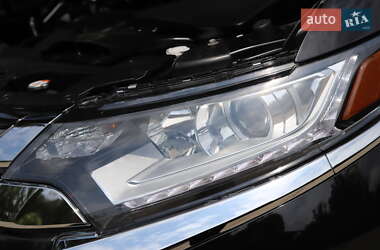 Внедорожник / Кроссовер Mitsubishi Outlander 2019 в 