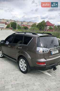 Внедорожник / Кроссовер Mitsubishi Outlander 2011 в 