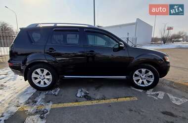 Внедорожник / Кроссовер Mitsubishi Outlander 2010 в 