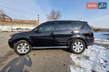 Внедорожник / Кроссовер Mitsubishi Outlander 2010 в 