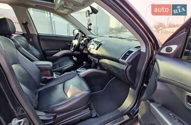 Внедорожник / Кроссовер Mitsubishi Outlander 2010 в 