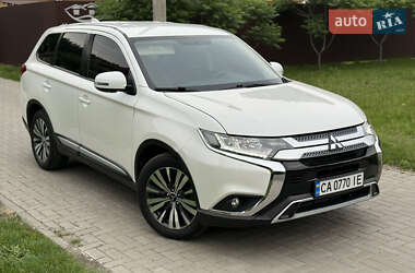 Внедорожник / Кроссовер Mitsubishi Outlander 2018 в Черкассах