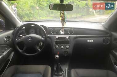 Внедорожник / Кроссовер Mitsubishi Outlander 2008 в 