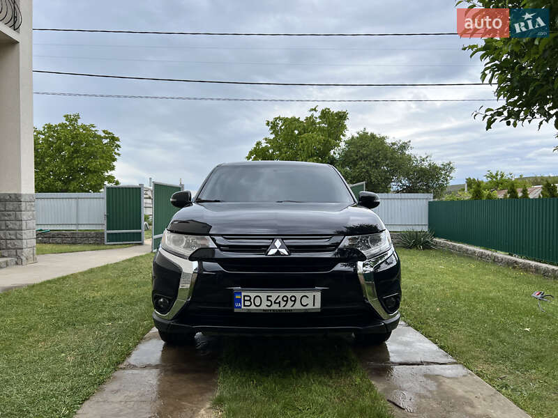 Mitsubishi Outlander 2015