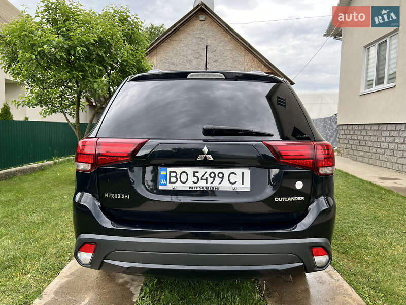 Внедорожник / Кроссовер Mitsubishi Outlander 2015 в Тернополе