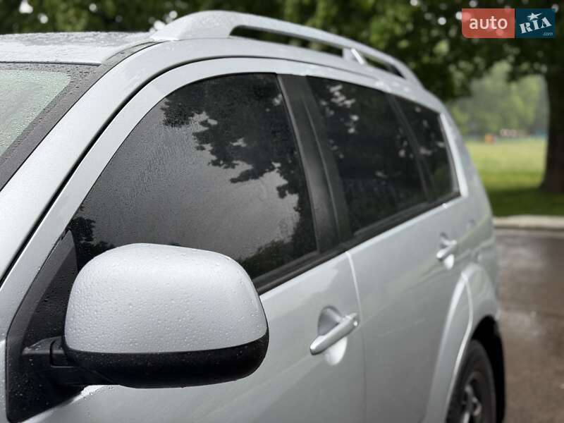 Внедорожник / Кроссовер Mitsubishi Outlander 2007 в Ровно