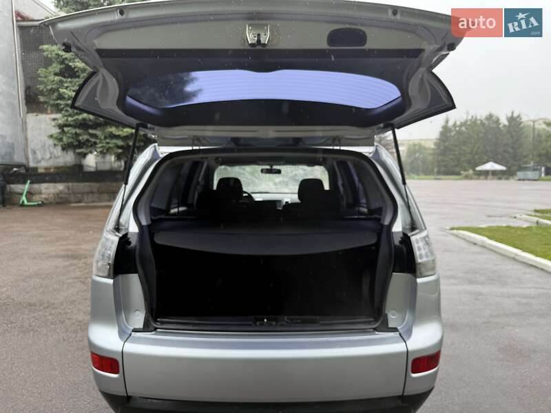 Внедорожник / Кроссовер Mitsubishi Outlander 2007 в Ровно