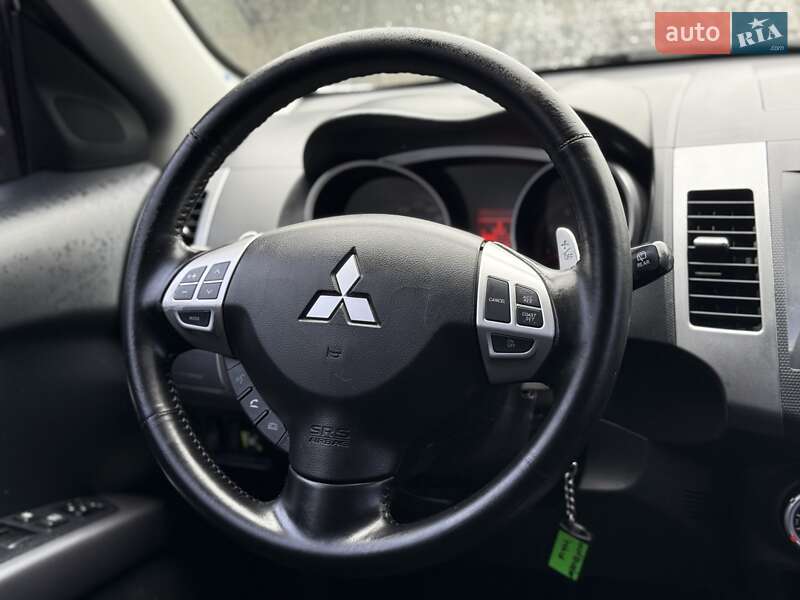 Внедорожник / Кроссовер Mitsubishi Outlander 2007 в Ровно