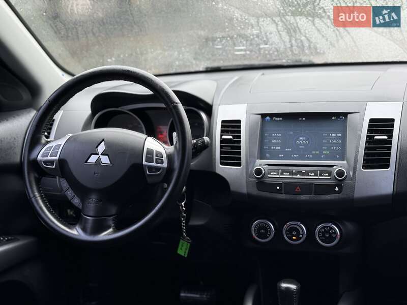 Внедорожник / Кроссовер Mitsubishi Outlander 2007 в Ровно