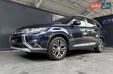 Внедорожник / Кроссовер Mitsubishi Outlander 2018 в 