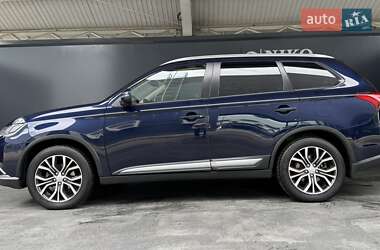 Внедорожник / Кроссовер Mitsubishi Outlander 2018 в 