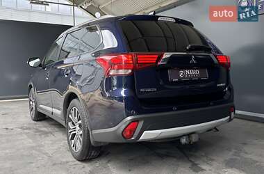 Внедорожник / Кроссовер Mitsubishi Outlander 2018 в 