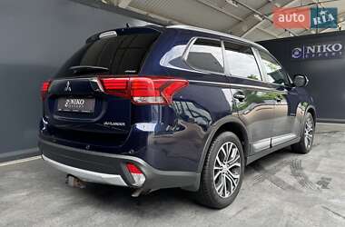 Внедорожник / Кроссовер Mitsubishi Outlander 2018 в 