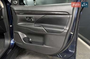 Внедорожник / Кроссовер Mitsubishi Outlander 2018 в 