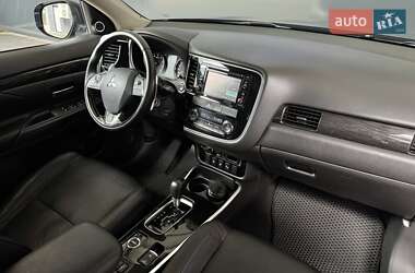 Внедорожник / Кроссовер Mitsubishi Outlander 2018 в 