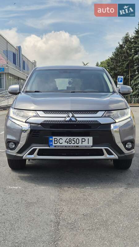 Позашляховик / Кросовер Mitsubishi Outlander 2021 в Запоріжжі