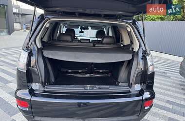 Внедорожник / Кроссовер Mitsubishi Outlander 2012 в 
