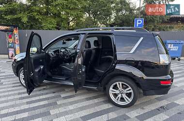 Внедорожник / Кроссовер Mitsubishi Outlander 2012 в 