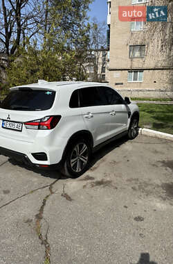 Внедорожник / Кроссовер Mitsubishi Outlander 2020 в 